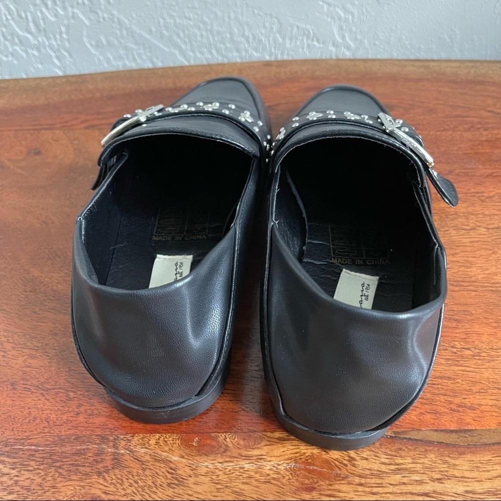 Vintage Havana  Slip-On/ Loafer in Black with Silver Handwear‎ Size: 8 - Picture 8 of 10